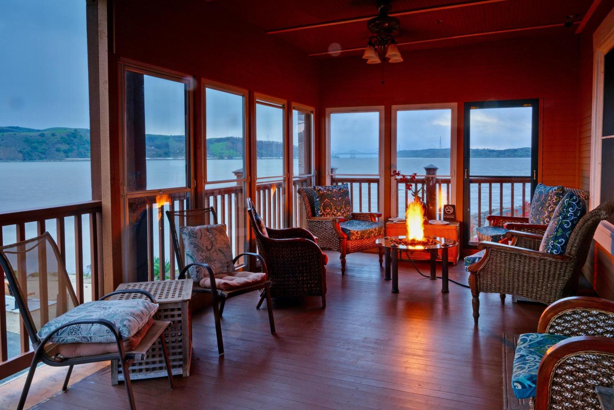 Shorelight Inn Беніша Екстер'єр фото